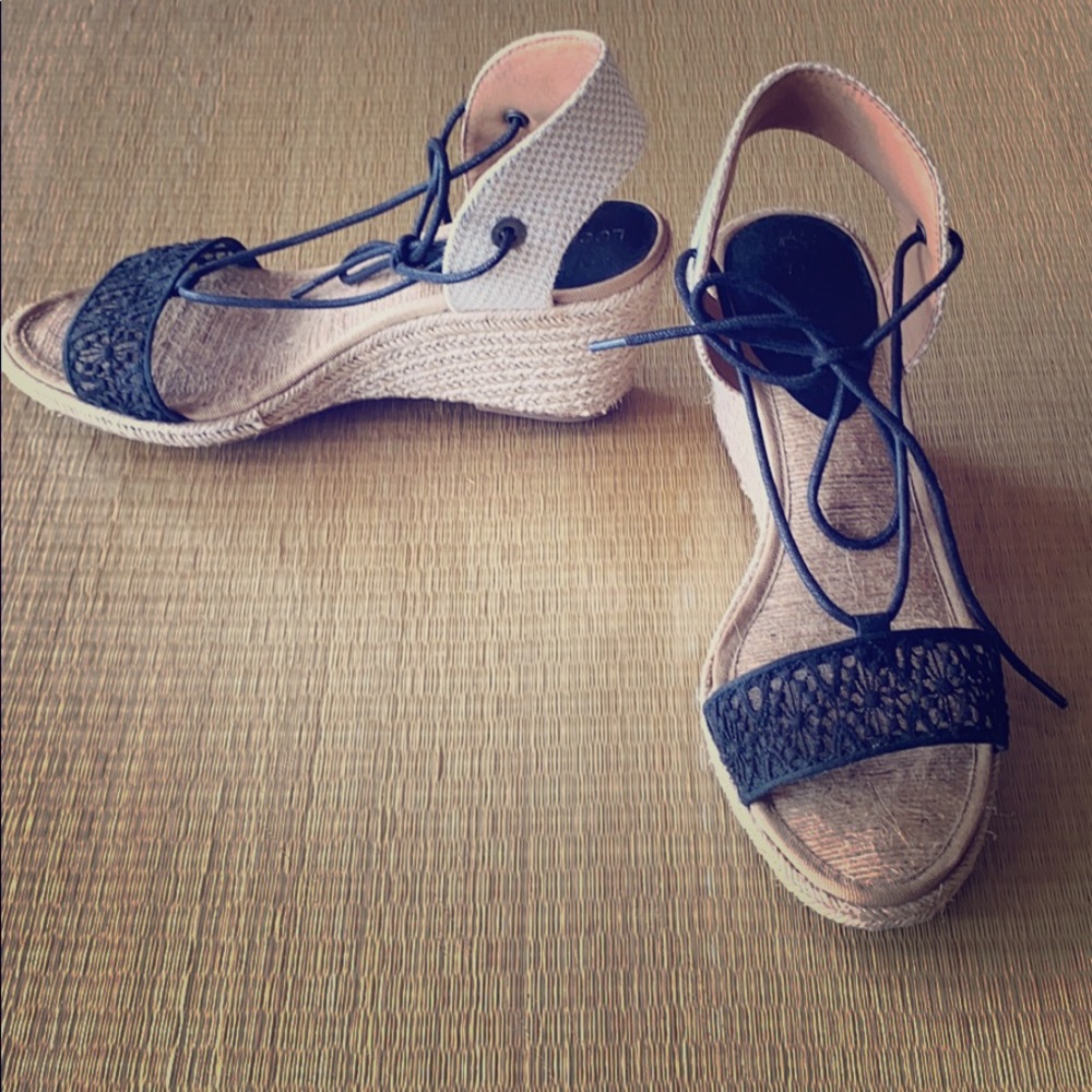 LUCKY Brand Black Open Toe Wedges